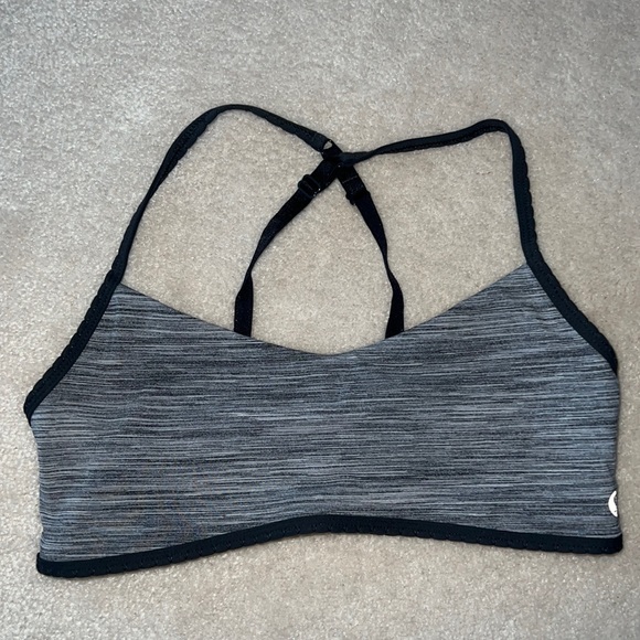 lulu sports bra - Picture 1 of 3